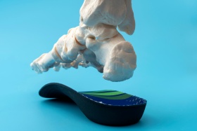 Hogyan támogathatják a prémium talpbetétek a gerinc és az ízületek egészségét?