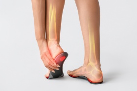 Kiknek javasolják a szakemberek a gyógypapucsok használatát?